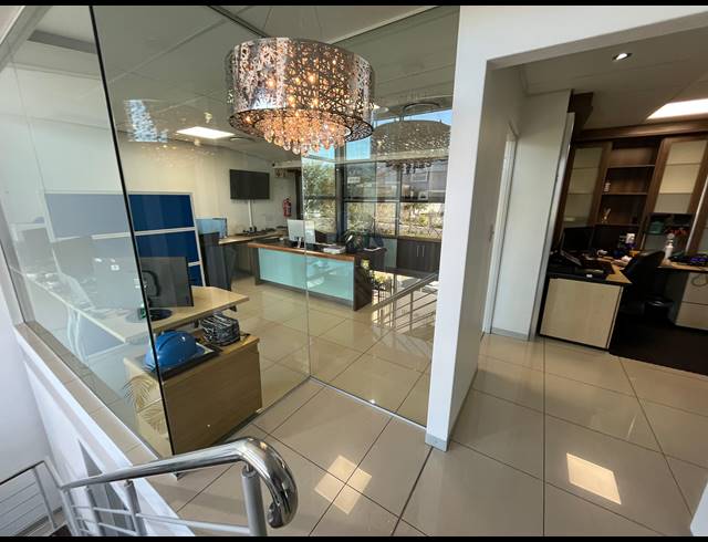 165M² OFFICE TO LET IN BRACKENFELL INDUSTRIAL
